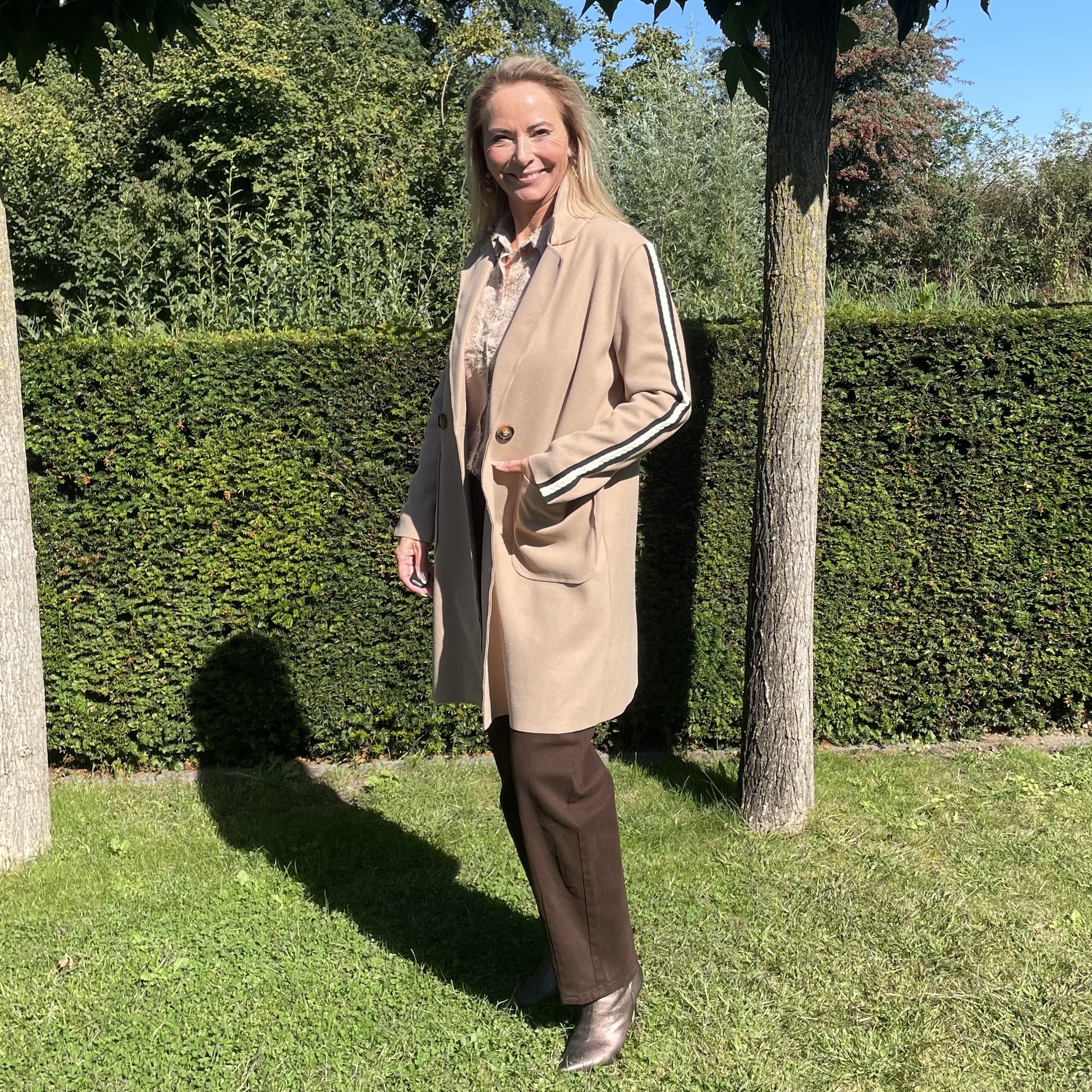 Jas Met Bies Beige