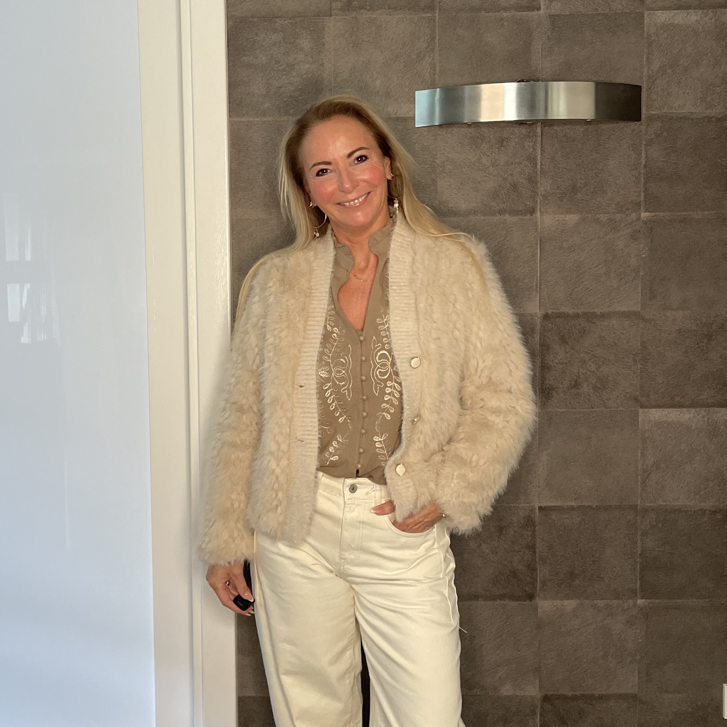 Jas MV069 Faux Fur Ecru