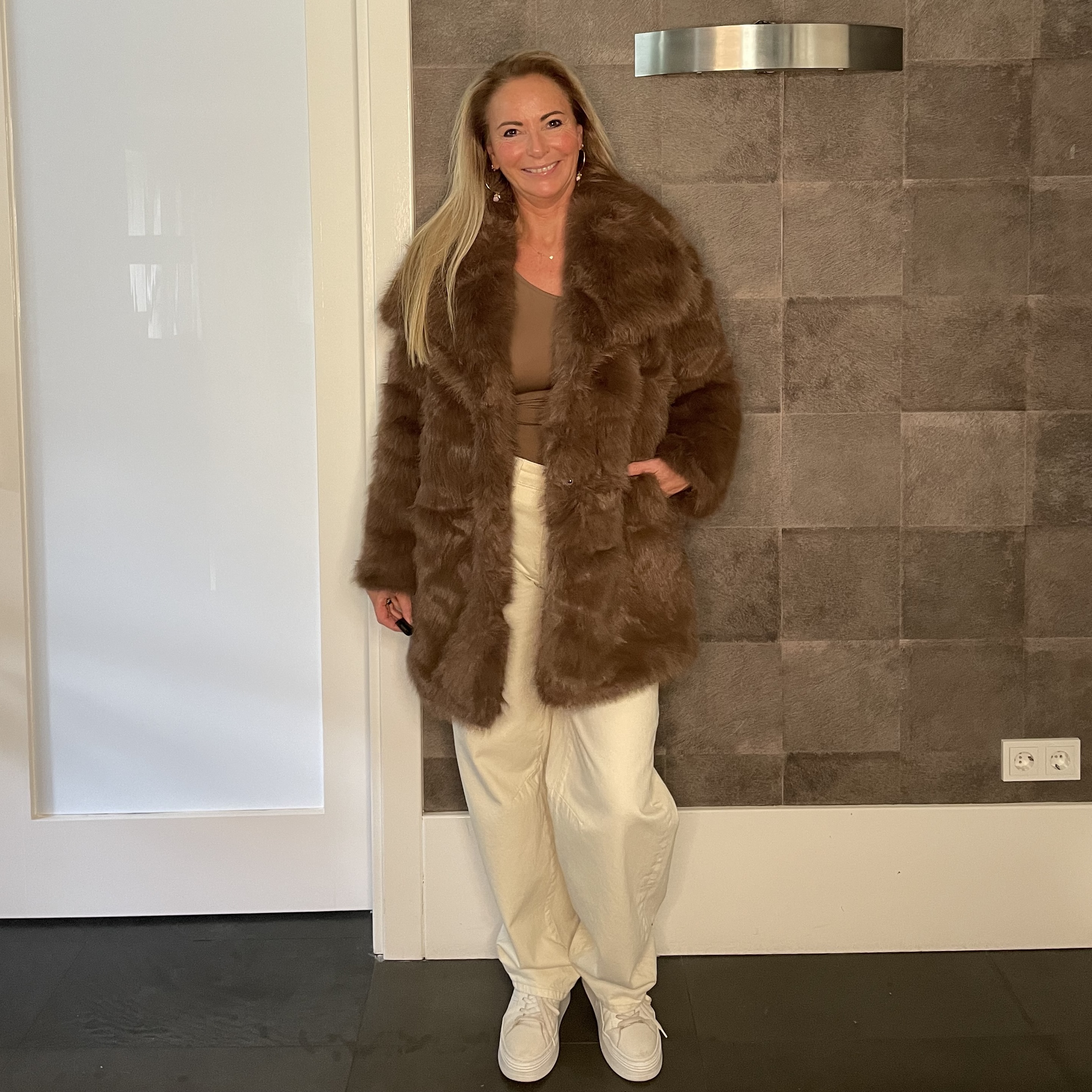 Jas JS-1108 Faux Fur Taupe