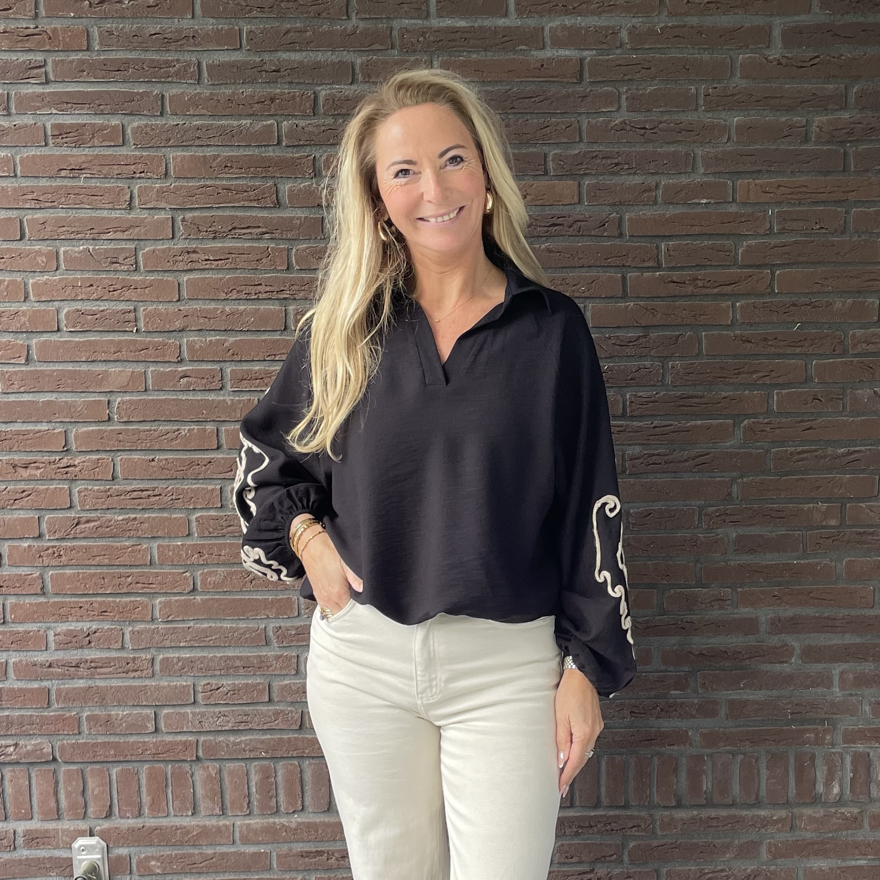 Blouse Geborduurde Mouwen Zwart